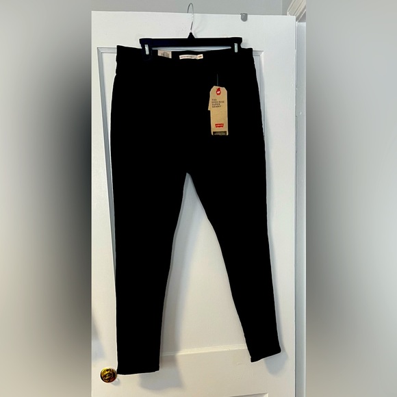 Levi Skinny Jeans - Picture 1 of 1